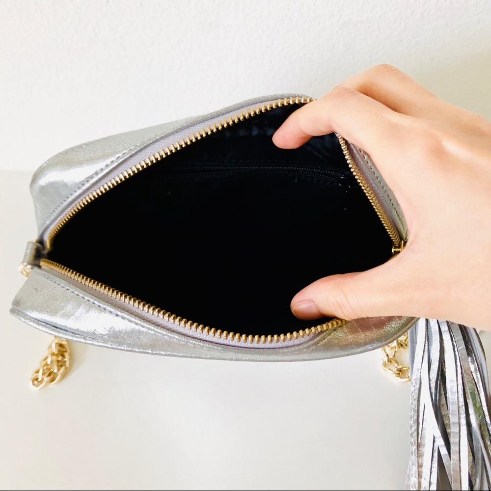 SOLD⚡️VICTORIA’S SECRET⚡️Metallic Tassel Crossbody Bag - Picture 8 of 11
